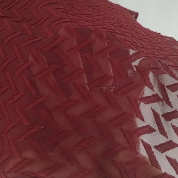 Skies are Blue maroon zig zag texture blouse size medium sheer sleeves and back - Picture 7 of 9